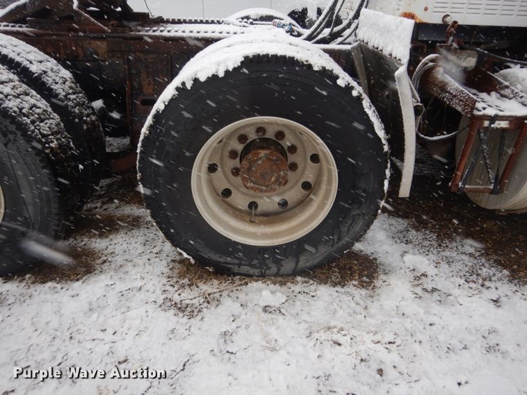 image for item IK9810 1983 Marmon  semi truck