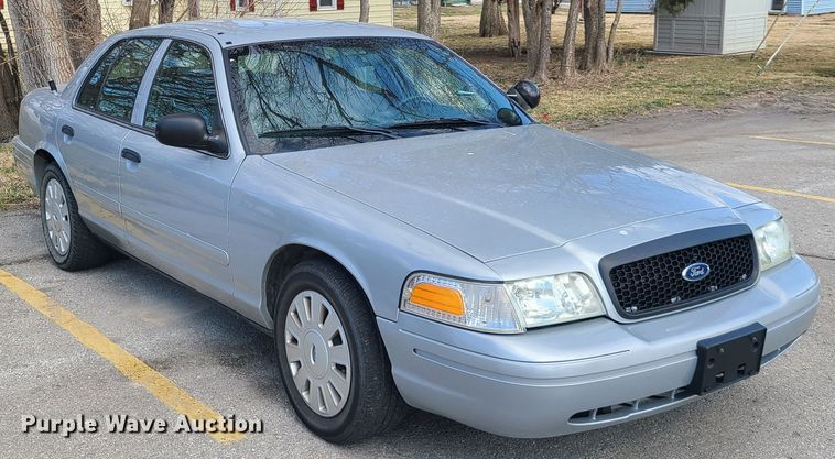 image for item IQ9034 2006 Ford Crown Victoria Police Interceptor