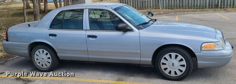 image for item IQ9034 2006 Ford Crown Victoria Police Interceptor