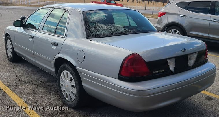 image for item IQ9034 2006 Ford Crown Victoria Police Interceptor