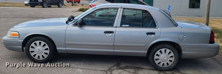 image for item IQ9034 2006 Ford Crown Victoria Police Interceptor
