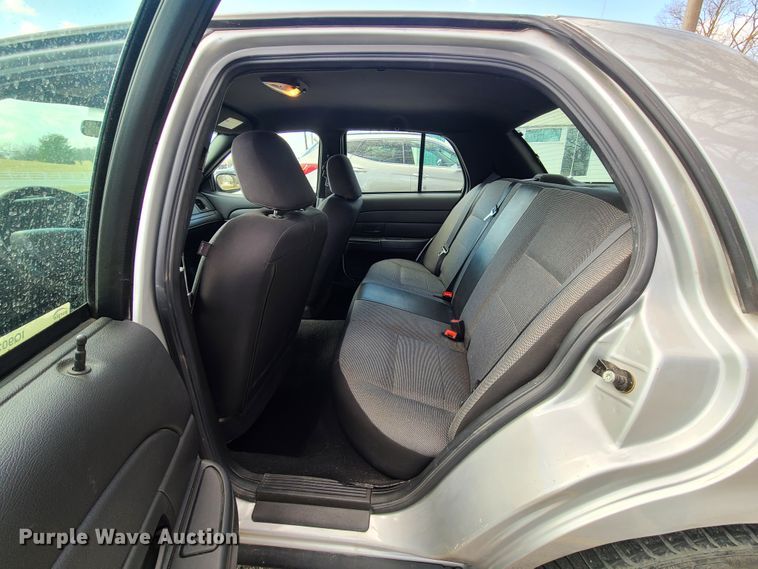 image for item IQ9034 2006 Ford Crown Victoria Police Interceptor