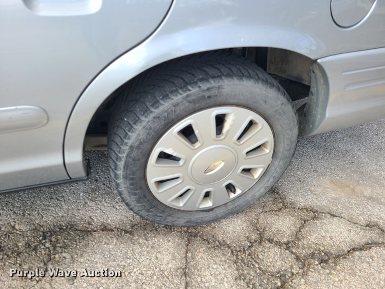 image for item IQ9034 2006 Ford Crown Victoria Police Interceptor