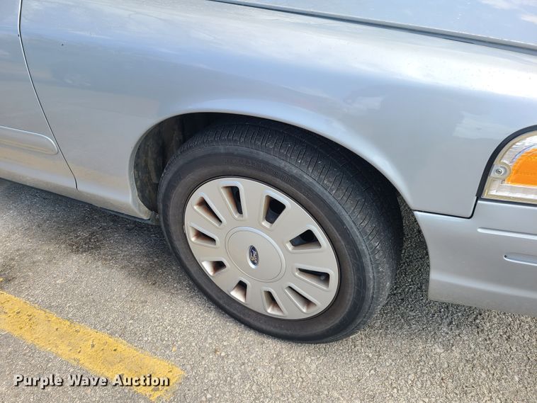 image for item IQ9034 2006 Ford Crown Victoria Police Interceptor