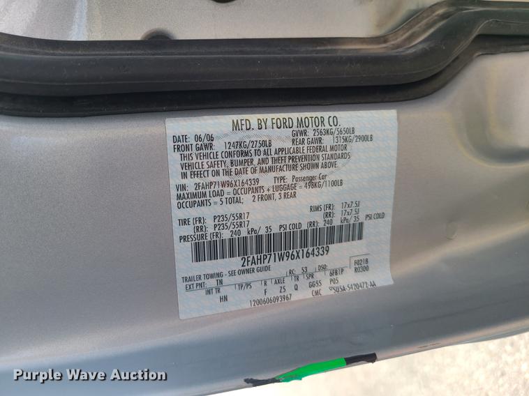 image for item IQ9034 2006 Ford Crown Victoria Police Interceptor