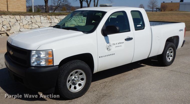 image for item IX9309 2008 Chevrolet Silverado 1500  Ext. Cab pickup truck