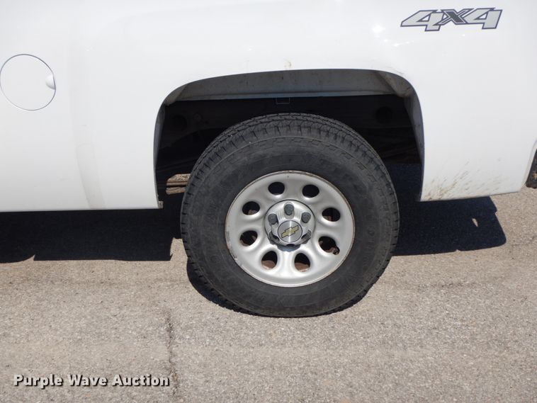 image for item IX9309 2008 Chevrolet Silverado 1500  Ext. Cab pickup truck