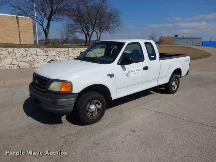 image for item IX9310 2004 Ford F150  SuperCab pickup truck