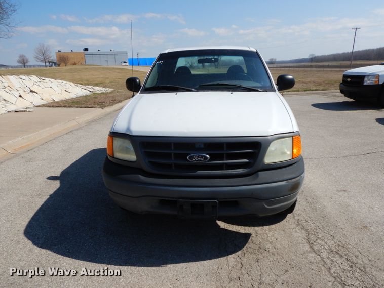 image for item IX9310 2004 Ford F150  SuperCab pickup truck