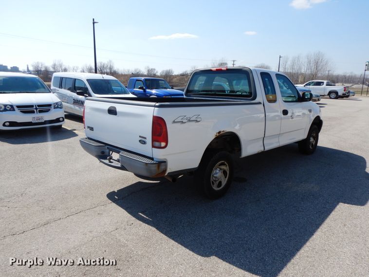 image for item IX9310 2004 Ford F150  SuperCab pickup truck