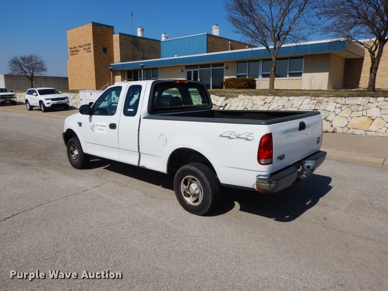 image for item IX9310 2004 Ford F150  SuperCab pickup truck