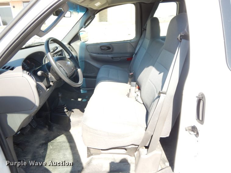 image for item IX9310 2004 Ford F150  SuperCab pickup truck