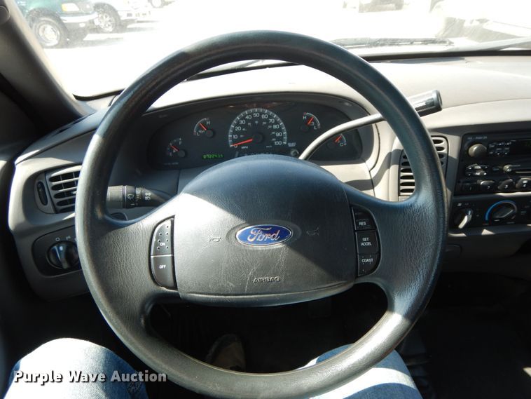 image for item IX9310 2004 Ford F150  SuperCab pickup truck