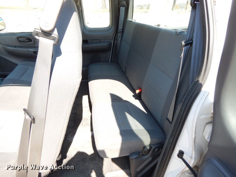 image for item IX9310 2004 Ford F150  SuperCab pickup truck