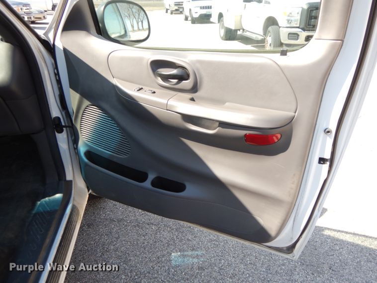 image for item IX9310 2004 Ford F150  SuperCab pickup truck