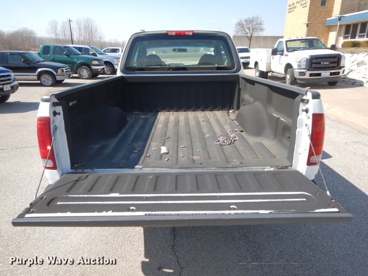 image for item IX9310 2004 Ford F150  SuperCab pickup truck