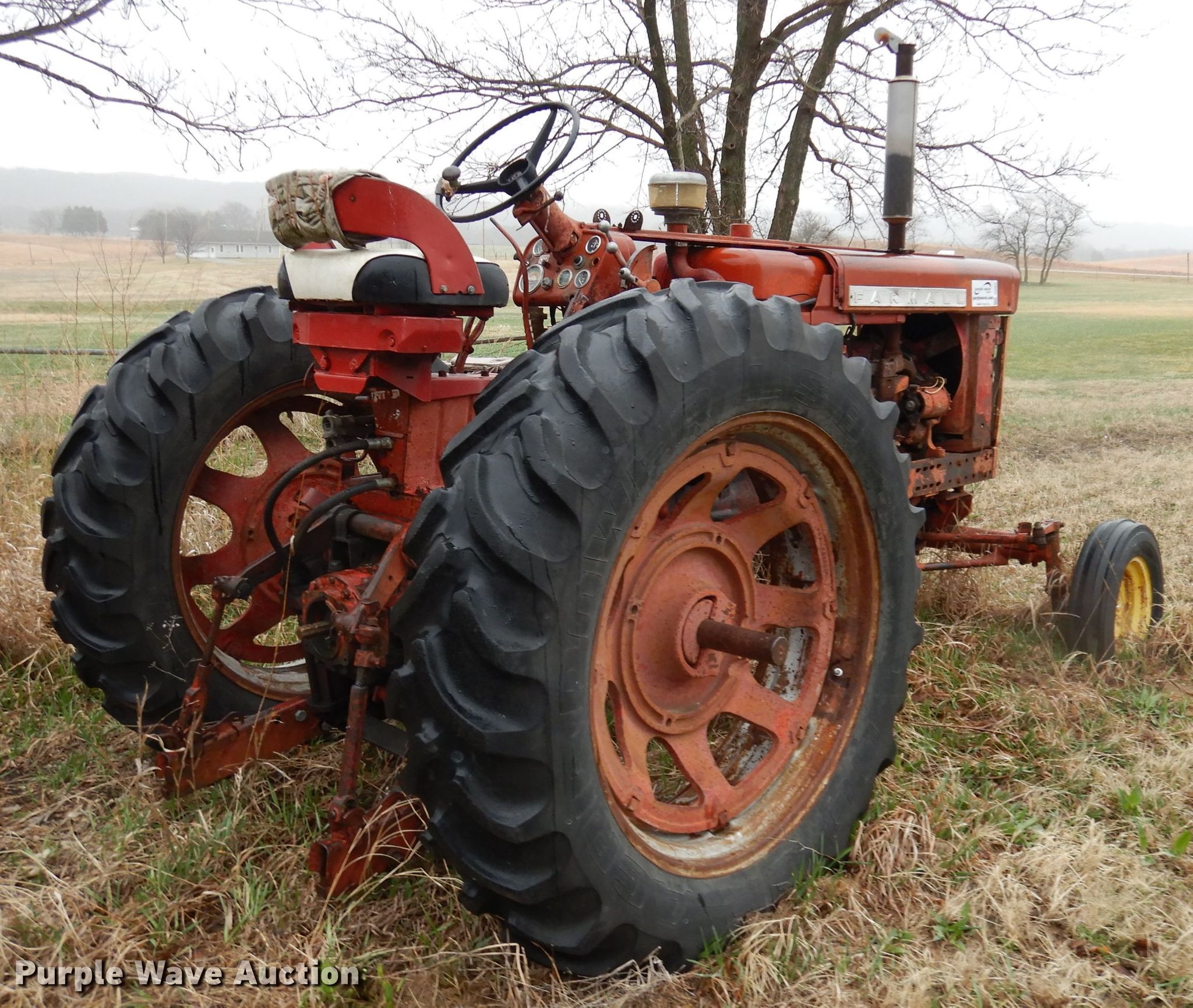 1959 International McCormick Farmall 460 tractor in Alma, KS Item