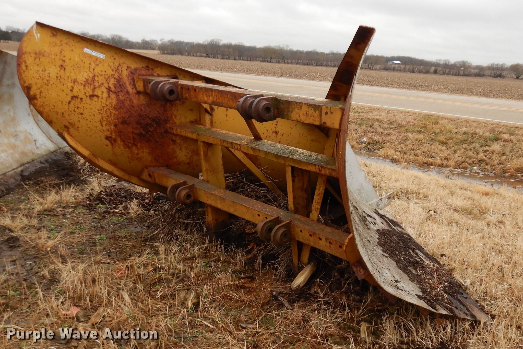 Balderson BV30T4678 10.5'W Vplow in Alma, KS Item HU9146 sold