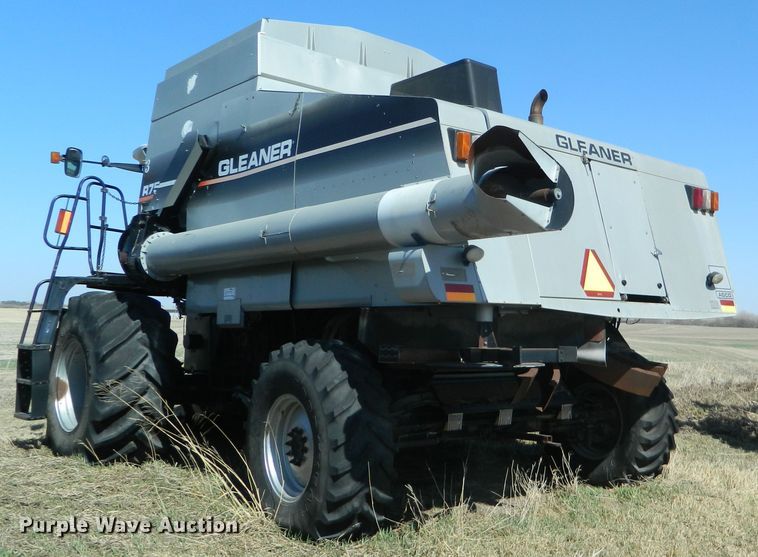image for item DF4685 2004 Gleaner R75  RWA combine