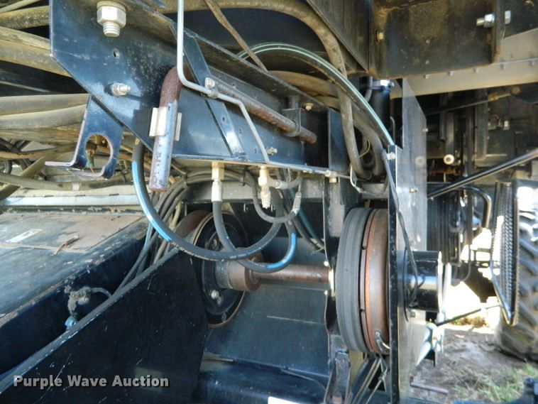 image for item DF4685 2004 Gleaner R75  RWA combine