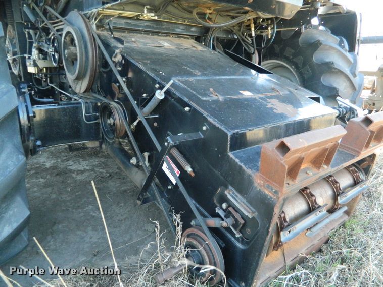 image for item DF4685 2004 Gleaner R75  RWA combine