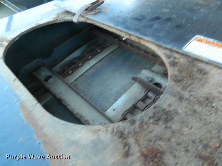 image for item DF4685 2004 Gleaner R75  RWA combine