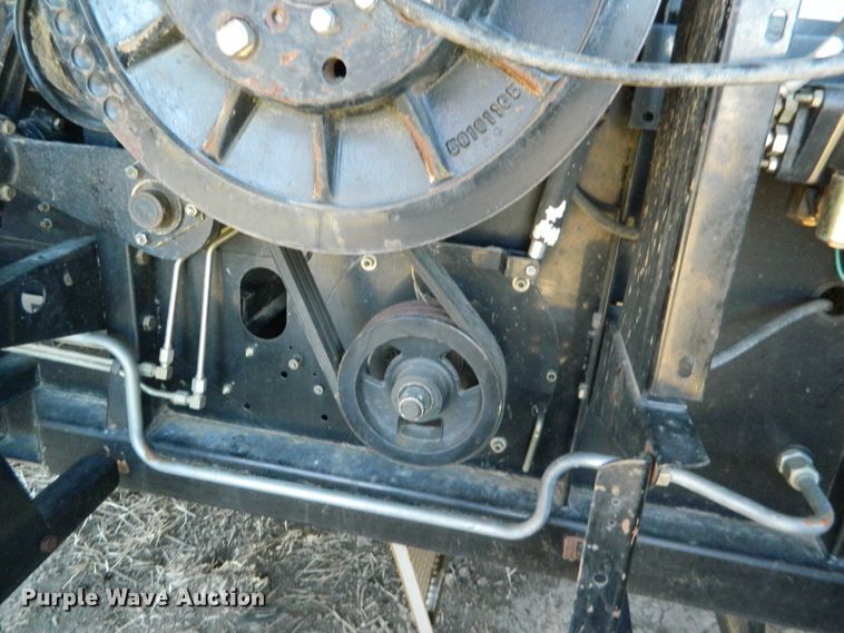 image for item DF4685 2004 Gleaner R75  RWA combine