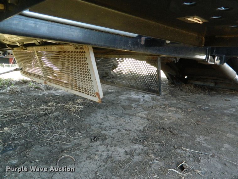 image for item DF4685 2004 Gleaner R75  RWA combine