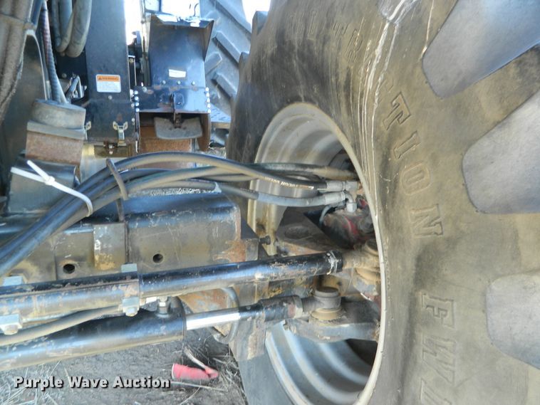 image for item DF4685 2004 Gleaner R75  RWA combine