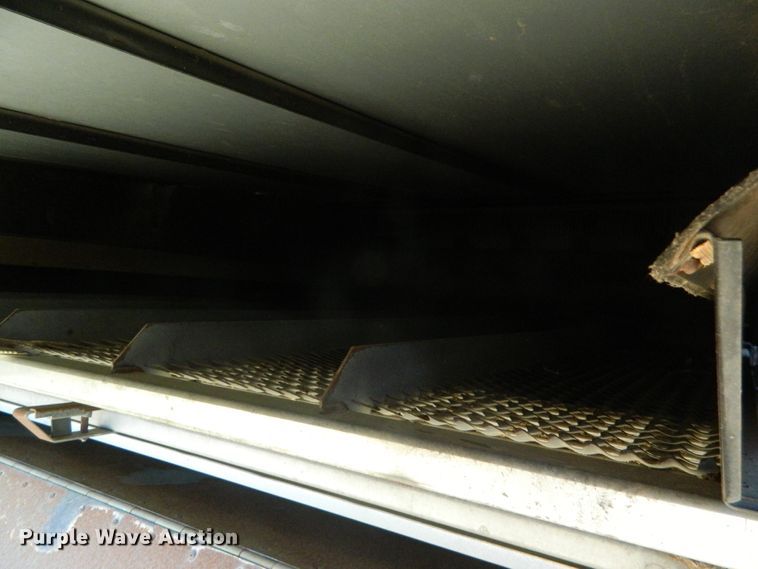 image for item DF4685 2004 Gleaner R75  RWA combine