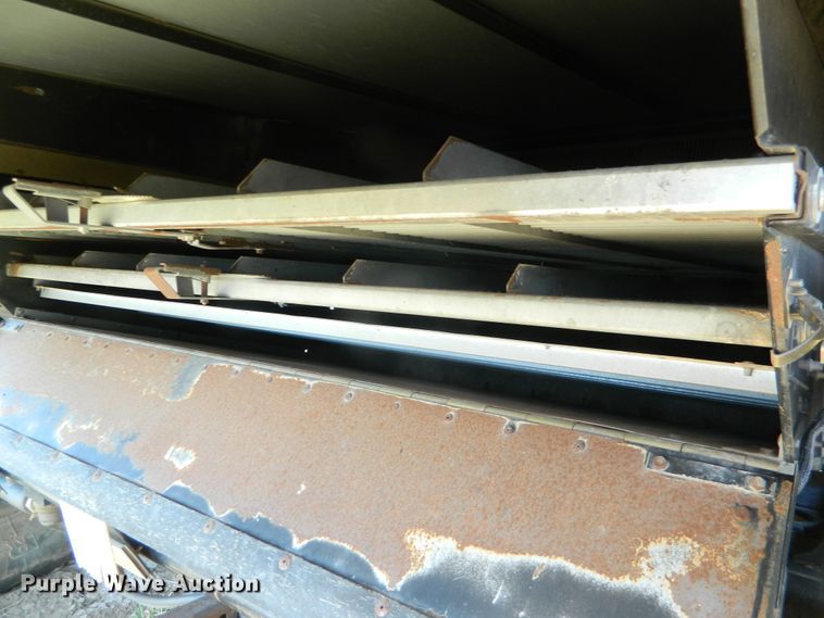 image for item DF4685 2004 Gleaner R75  RWA combine