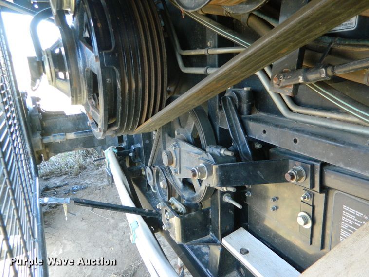 image for item DF4685 2004 Gleaner R75  RWA combine