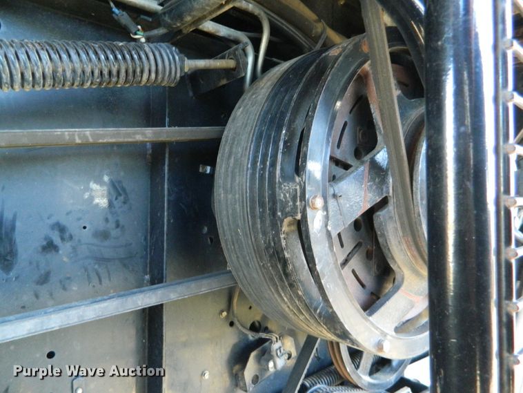 image for item DF4685 2004 Gleaner R75  RWA combine