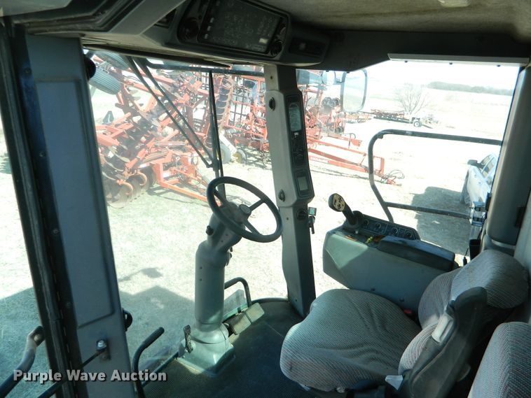 image for item DF4685 2004 Gleaner R75  RWA combine
