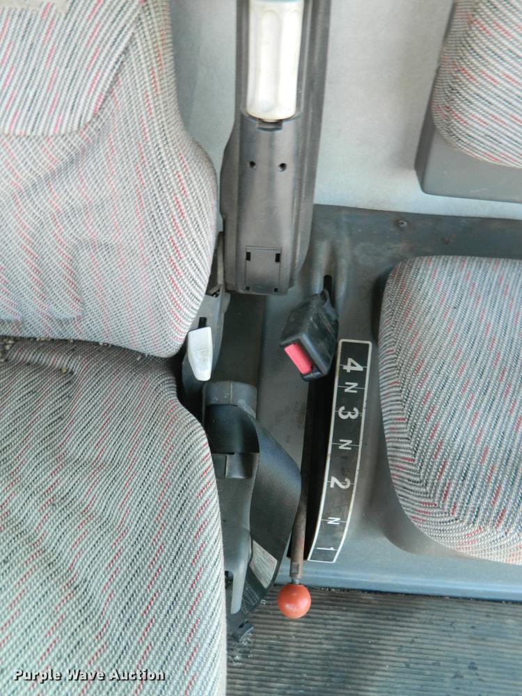 image for item DF4685 2004 Gleaner R75  RWA combine