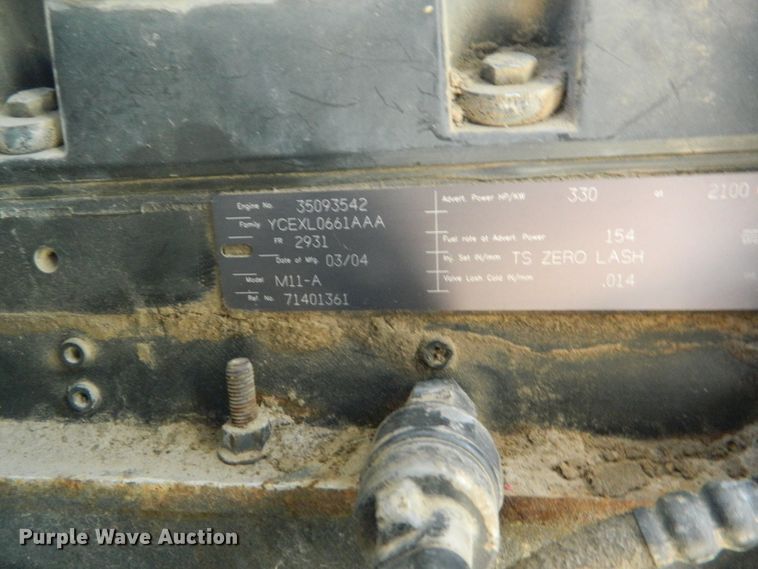 image for item DF4685 2004 Gleaner R75  RWA combine