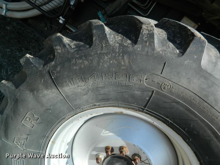 image for item DF4685 2004 Gleaner R75  RWA combine