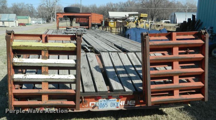 image for item DF4688 1993 Donahue 812-28 equipment trailer