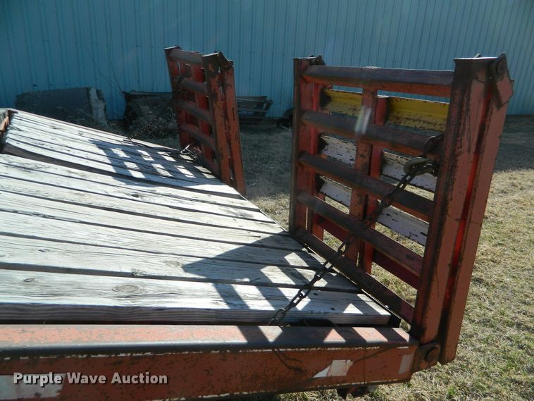 image for item DF4688 1993 Donahue 812-28 equipment trailer