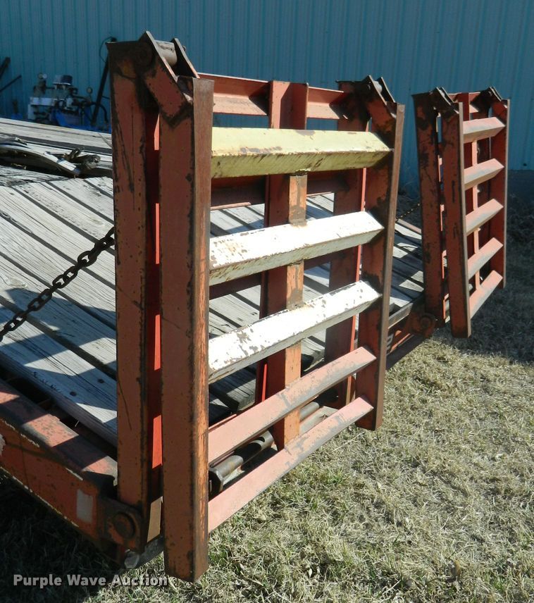 image for item DF4688 1993 Donahue 812-28 equipment trailer