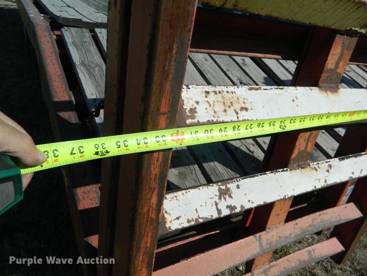 image for item DF4688 1993 Donahue 812-28 equipment trailer