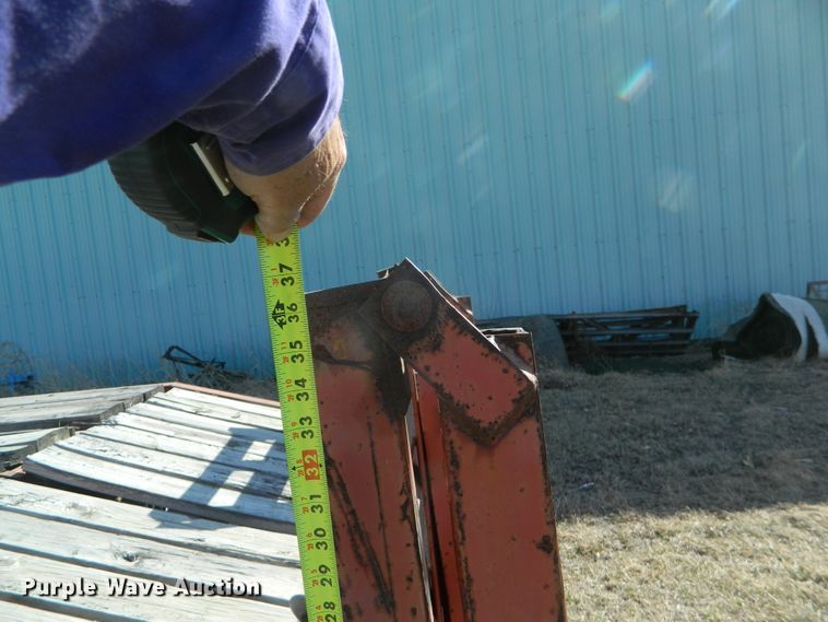 image for item DF4688 1993 Donahue 812-28 equipment trailer