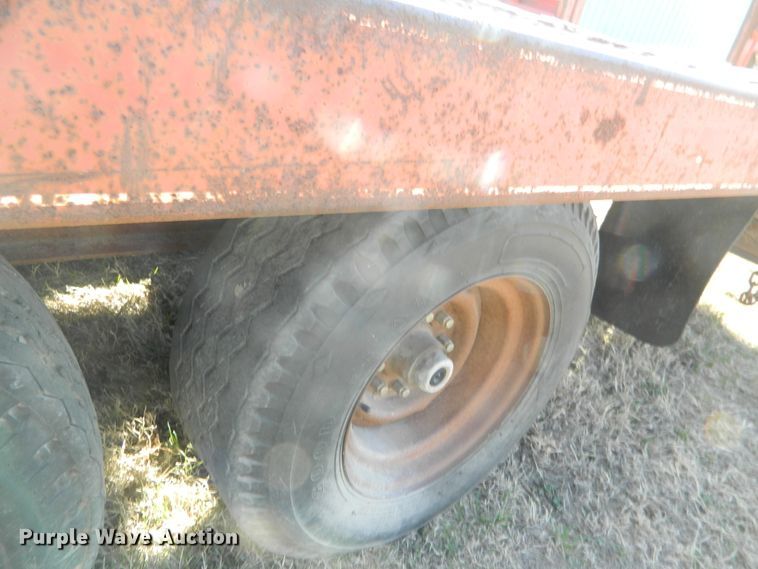 image for item DF4688 1993 Donahue 812-28 equipment trailer