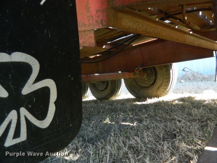 image for item DF4688 1993 Donahue 812-28 equipment trailer