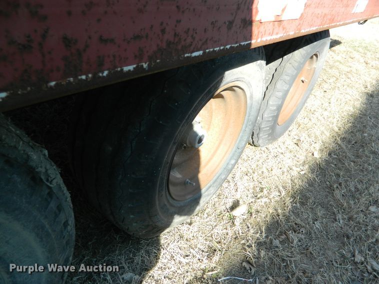 image for item DF4688 1993 Donahue 812-28 equipment trailer