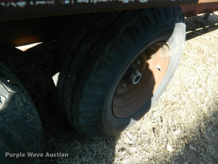 image for item DF4688 1993 Donahue 812-28 equipment trailer