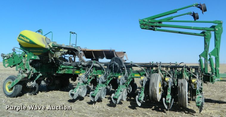 image for item DF4699 2012 John Deere 1770NT  no-till planter
