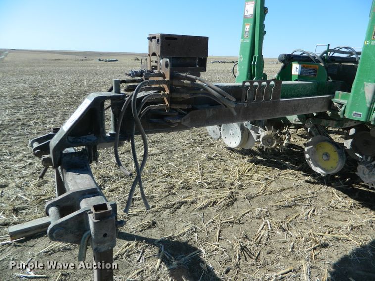 image for item DF4699 2012 John Deere 1770NT  no-till planter