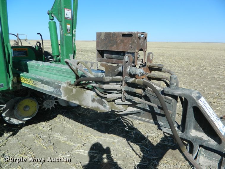 image for item DF4699 2012 John Deere 1770NT  no-till planter