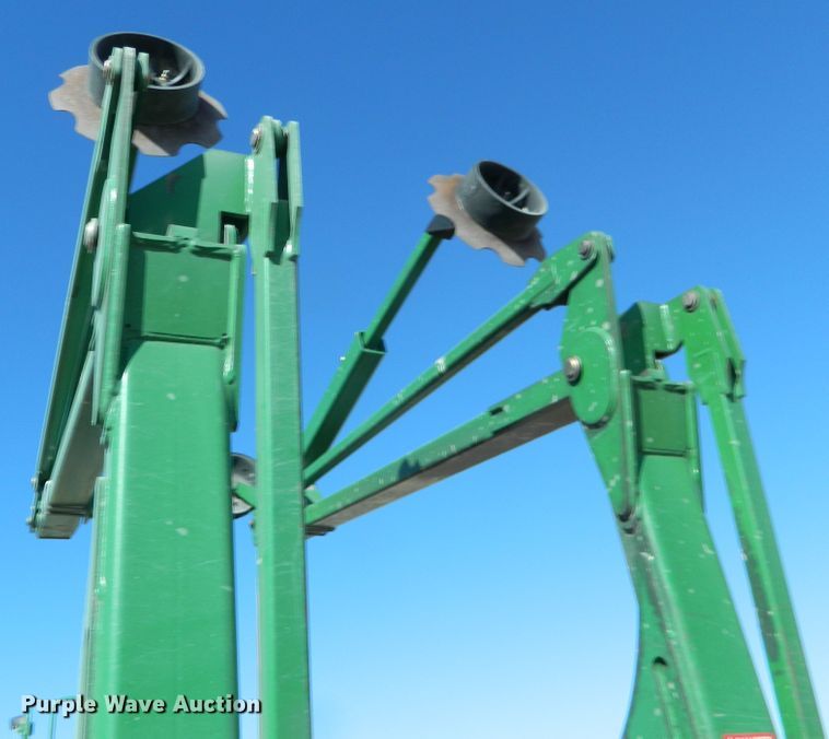 image for item DF4699 2012 John Deere 1770NT  no-till planter